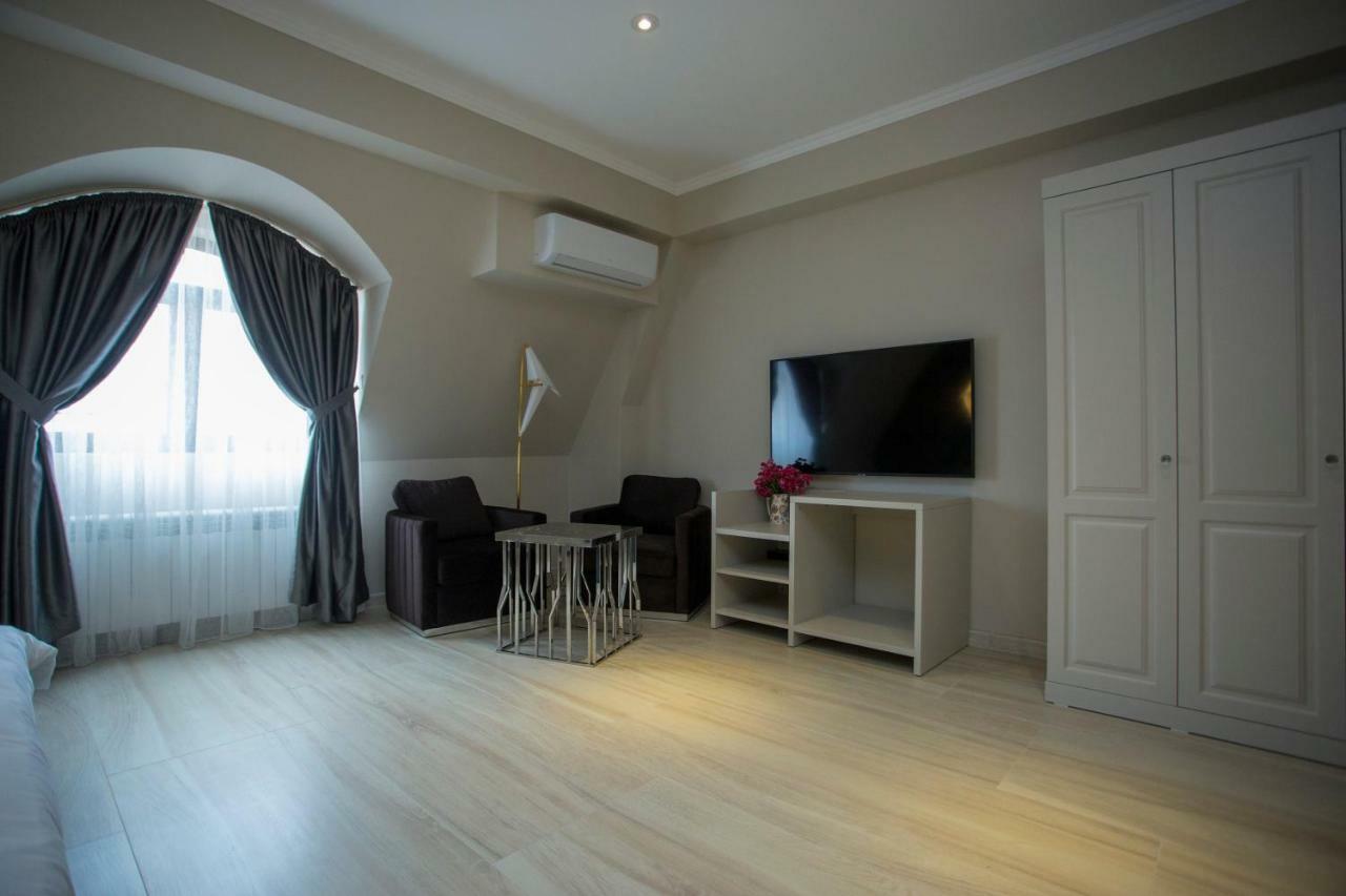 Downtown Hotel Батумі Екстер'єр фото